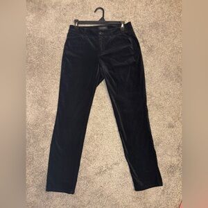 Talbot curvy black velvet like black ankle pant